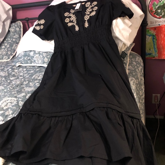 NWT French Connection Ladies Embroidered MIDI Dress ( Black Out) - Picture 3 of 8